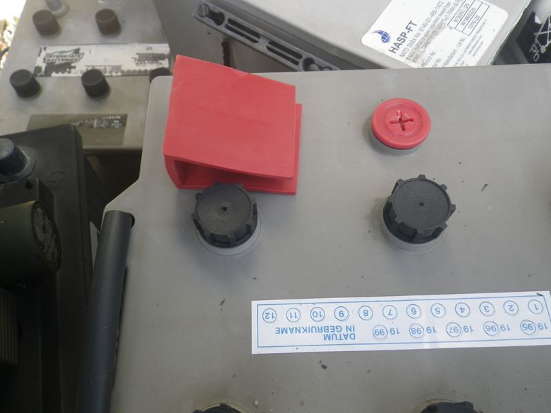 Batteriepol Abdeckung rot M-Serie