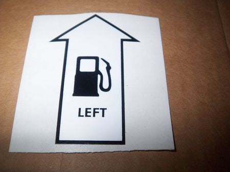 Aufkleber: "Tankstutzen links"