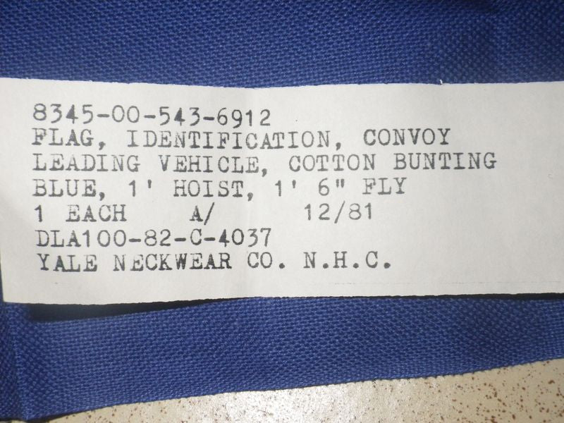 Fahrzeug Konvoi Flagge blau, erstes Fahrzeug