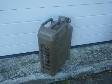 US Kraftstoffkanister 20 Liter Kunststoff Grün