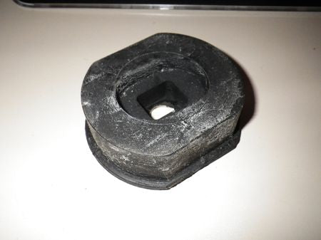 Silentblock Karosserie unten HMMWV M998, US ARMY