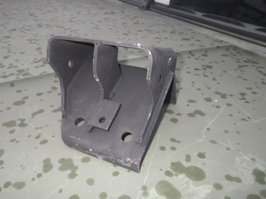 Motorhalterung rechts HMMWV