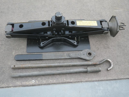 Wagenheber  HMMWV mit Kurbel, gebr.  M998