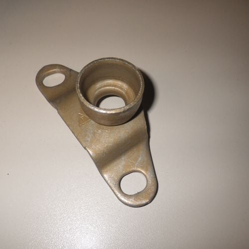 Aufnahme Heckklappenbuchse Links M1008 K30 Pickup