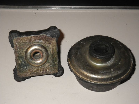 Motorlager Gummi vorne M151 Ford MUTT