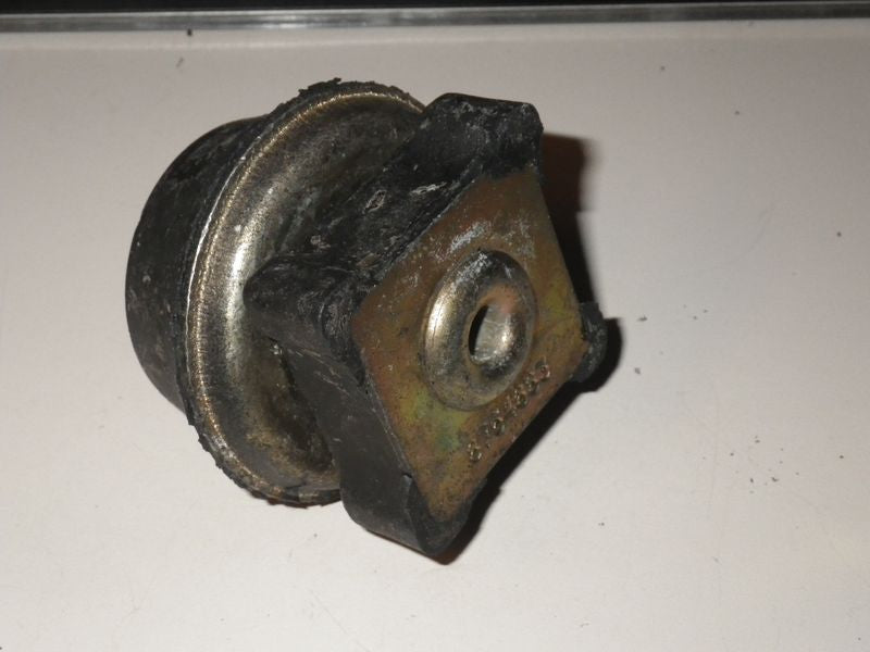 Motorlager Gummi vorne M151 Ford MUTT