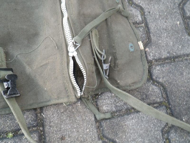 M718 Ambulance Verdeck links CANVAS