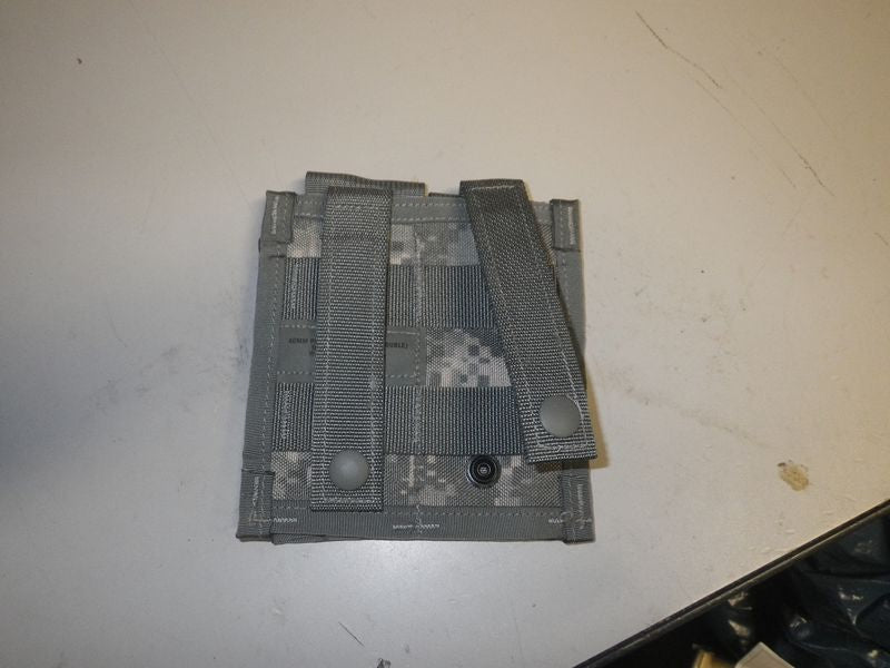 MOLLE II 40 mm Pyrotechnic Pouch double ACU UCP