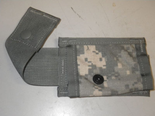 MOLLE II 40 mm Pyrotechnic Pouch ACU  UCP