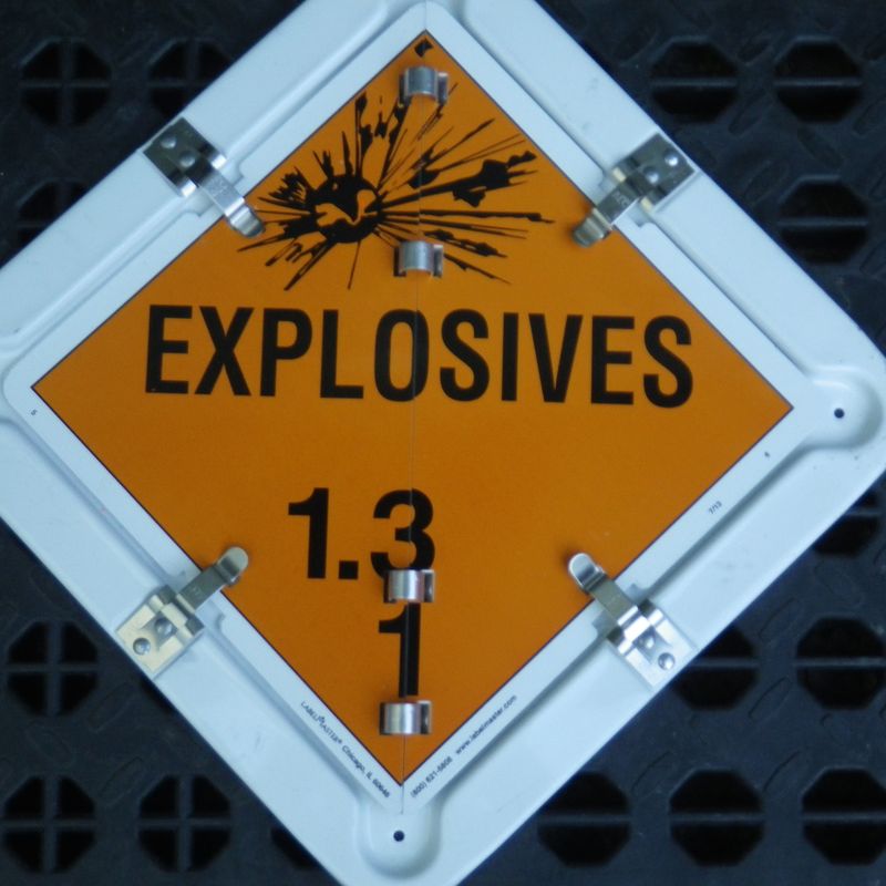 Gefahrguttafel US Explosive Dangerous Filmdeko