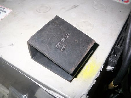 Batteriepol Abdeckung Schwarz M-Serie