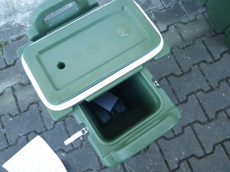 Getränkespender Isoliert CAMBRO,  US ARMY