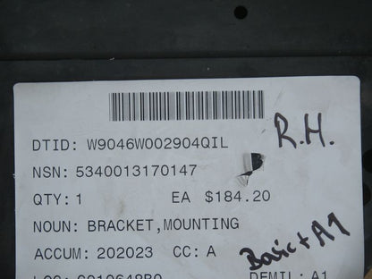 Airlift Bracket R.H.   HMMWV