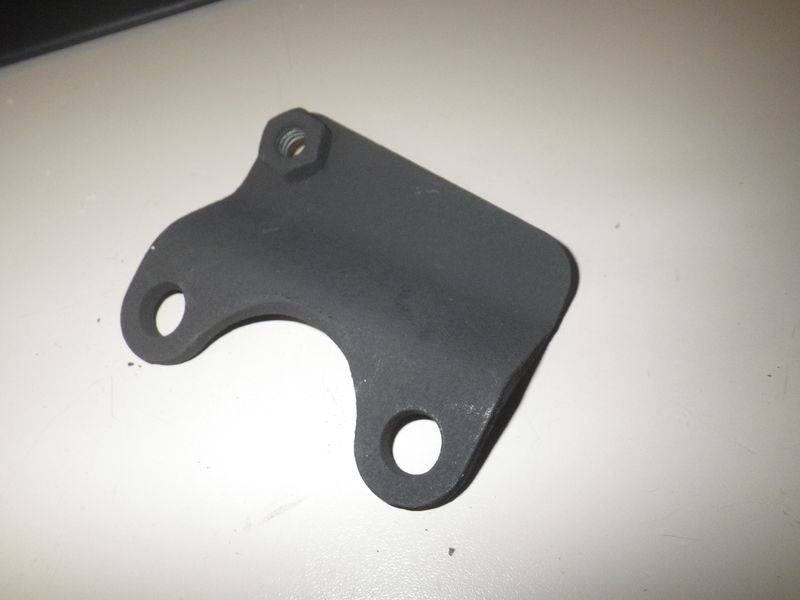 Haltewinkel Servo Pumpe HMMWV