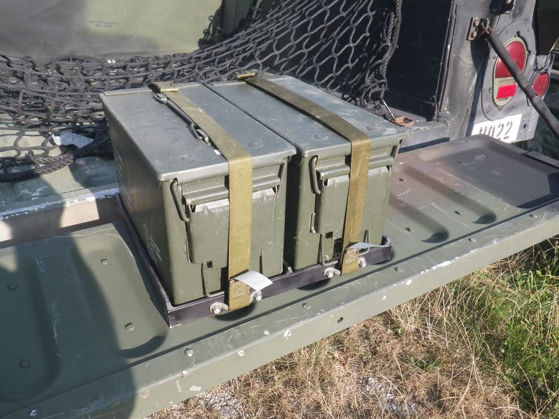Halter  für Munitionsboxen, HMMWV, M998
