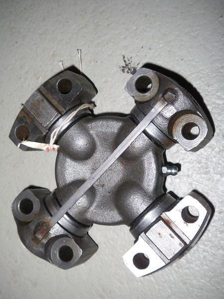 Kreuzgelenk M113 / M548