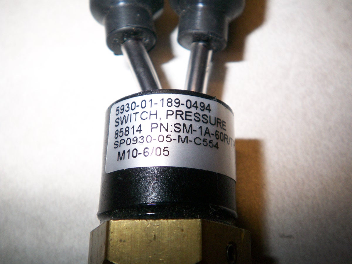 Schalter low air warning, M900 / Schalter Bremsdruck 5930-01-189-0494,