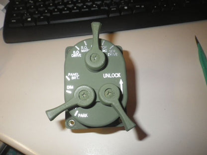 Lichtschalter original US ARMY, M-Serie Fahrzeuge, MS51113-1