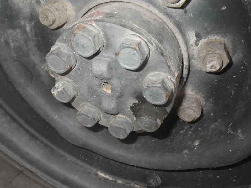 Schraube Steckachse hinten K30 M1008 CUCV