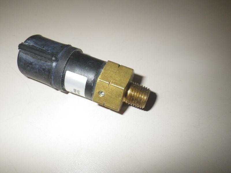Öldruckschalter safety switch Ford MUTT M151 A1