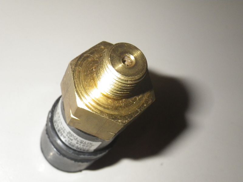 Öldruckschalter safety switch Ford MUTT M151 A1