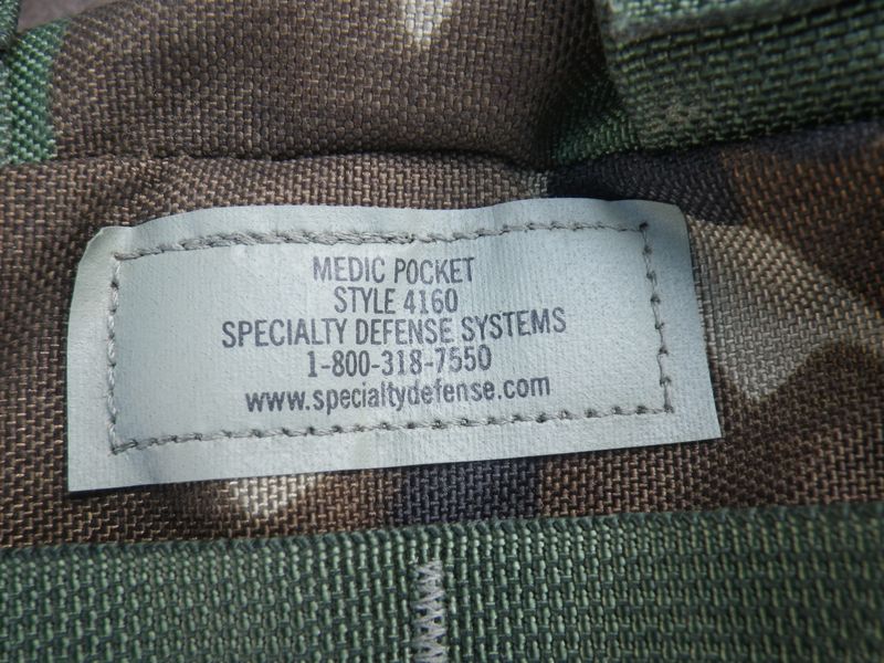 MOLLE II Medic Pocket Woodland   US ARMY