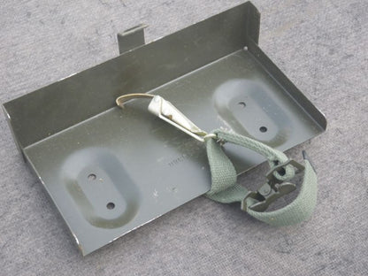 Verbandskastenhalter alte Art, bracket First aid kit