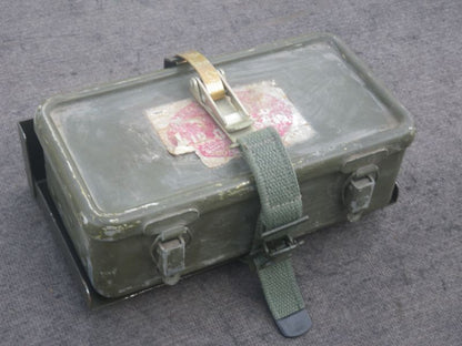 Verbandskastenhalter alte Art, bracket First aid kit