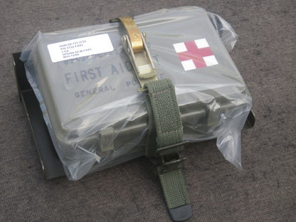 Verbandskastenhalter alte Art, bracket First aid kit